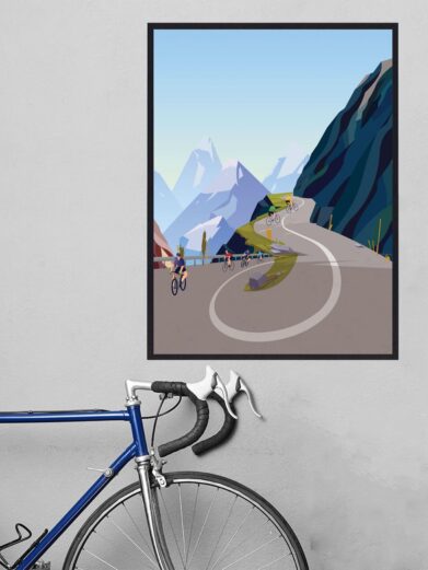Plakat af Tour de France ryttere, der er på vej op af bjerg. Denne flotte cykelplakat passer perfekt til alle cykel interesseret