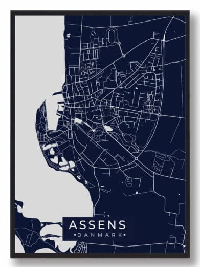 Assens plakat i mørkeblå. Moderne bykort stil med hvide linjer. Et stilfuldt minde fra Assens, Fyn. Nu på tilbud!