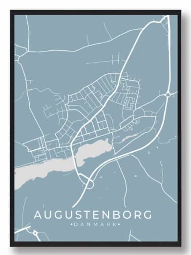 Grøn Augustenborg byplakat. Minimalistisk design med lyseblå baggrund og hvide vejdetaljer. Perfekt til vægdekoration.