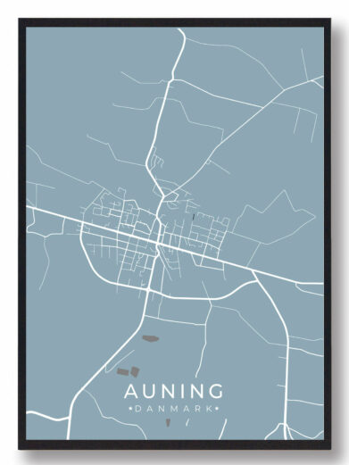 Auning byplakat i stilrent design. Denne Auning byplakat er med lyseblå baggrund og viser Auning fra sin smukkeste side