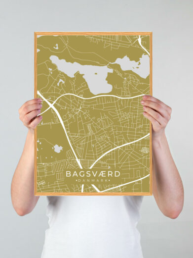 Bagsværd by plakat med gul baggrund. Denne Bagsværd plakat med området som motiv viser Bagsværd fra sin smukkeste side