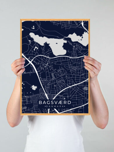 Bagsværd by plakat med mørkeblå baggrund. Denne Bagsværd plakat med området som motiv viser Bagsværd fra sin smukkeste side