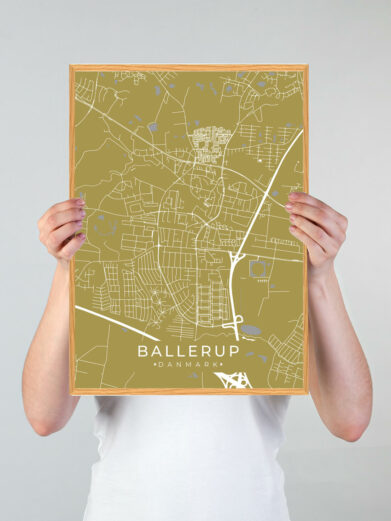 Ballerup by plakat med gul baggrund. Denne Ballerup plakat med området som motiv viser Ballerup fra sin smukkeste side