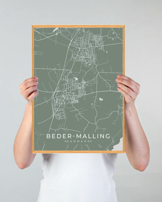 Beder Malling by plakat med grøn baggrund. Beder Malling byplakaten viser Beder Malling fra sin smukkeste side