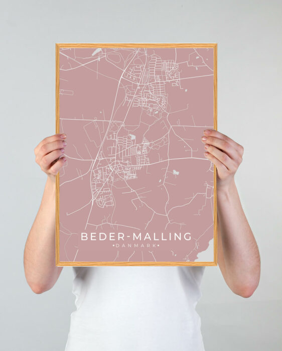 Beder Malling by plakat med lyserød baggrund. Denne Beder Malling plakat med området som motiv viser Beder Malling fra sin smukkeste side