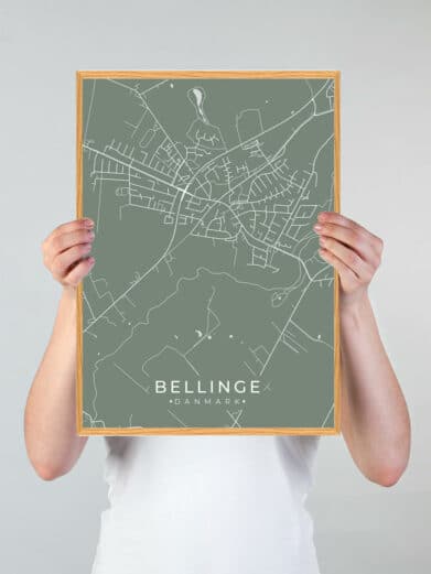 Bellinge plakat i grøn. Detaljeret bykort af Bellinge, Fyn i en moderne stil. Perfekt til at vise din kærlighed til Bellinge.