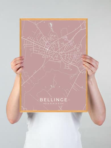 Bellinge plakat i rosa: minimalistisk bykort med hvide linjer i ramme. Perfekt som grøn vægkunst. Nu på tilbud!