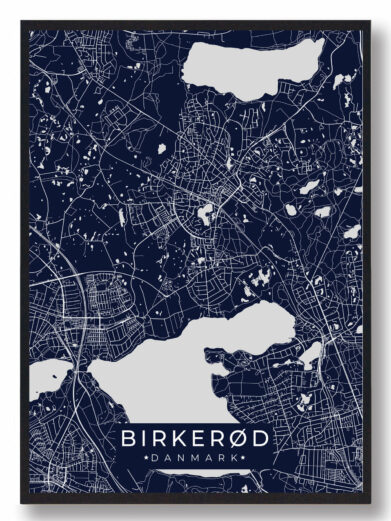 Birkerød byplakat i stilrent design. Denne Birkerød byplakat er med mørkeblå baggrund og viser Birkerød fra sin smukkeste side