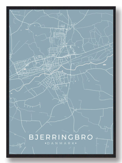 Bjerringbro byplakat i stilrent design. Denne Bjerringbro byplakat er med lyseblå baggrund og viser Bjerringbro fra sin smukkeste side