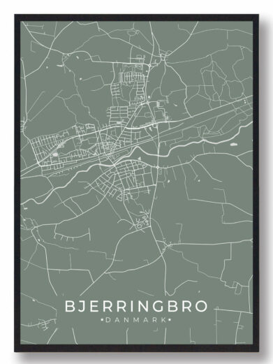 Bjerringbro byplakat i stilrent design. Denne Bjerringbro byplakat er med grøn baggrund og viser Bjerringbro fra sin smukkeste side