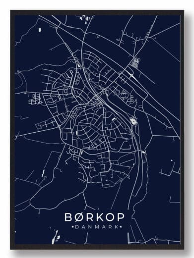 Børkop byplakat i stilrent design. Denne Børkop byplakat er med mørkeblå baggrund og viser Børkop fra sin smukkeste side