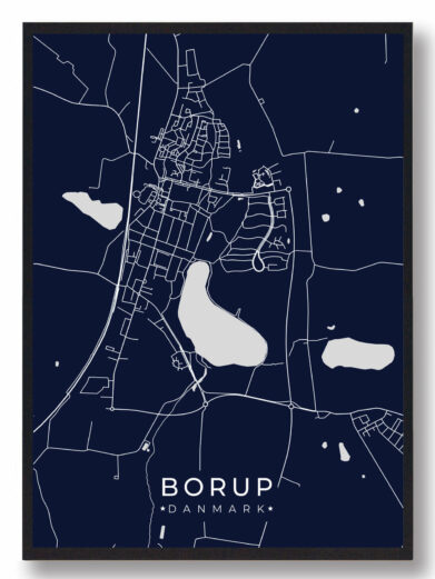 Borup byplakat i stilrent design. Denne Borup byplakat er med mørkeblå baggrund og viser Borup fra sin smukkeste side