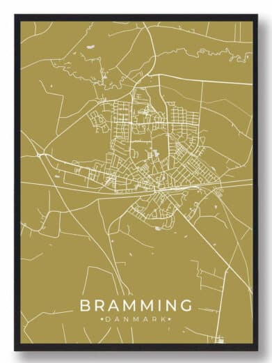 Bramming byplakat i stilrent design. Denne Bramming byplakat er med gul baggrund og viser Bramming fra sin smukkeste side