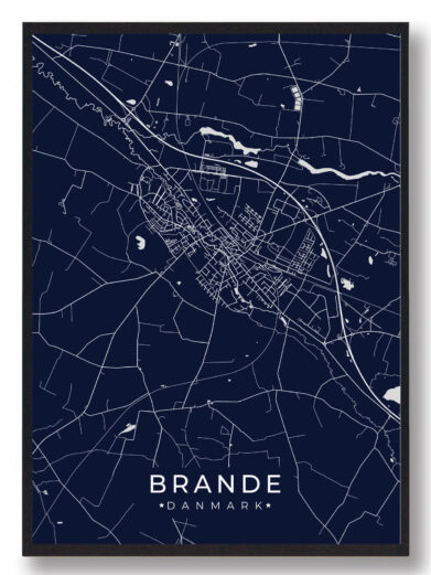 Brande byplakat i stilrent design. Denne Brande byplakat er med mørkeblå baggrund og viser Brande fra sin smukkeste side