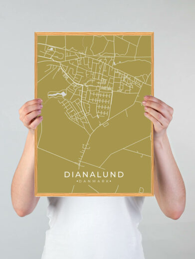 Dianalund byplakat i stilrent design. Denne Dianalund byplakat er med gul baggrund og viser Dianalund fra sin smukkeste side