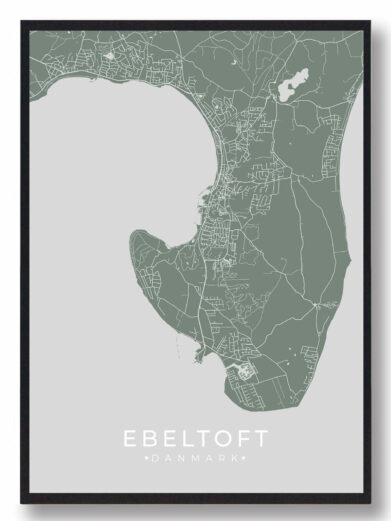 Ebeltoft byplakat i stilrent design. Denne Ebeltoft byplakat er med grøn baggrund og viser Ebeltoft fra sin smukkeste side