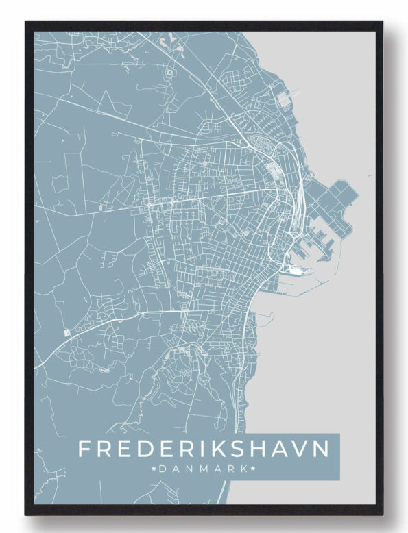 Frederikshavn byplakat i stilrent design. Denne Frederikshavn byplakat er med lyseblå baggrund og viser Frederikshavn fra sin smukkeste side