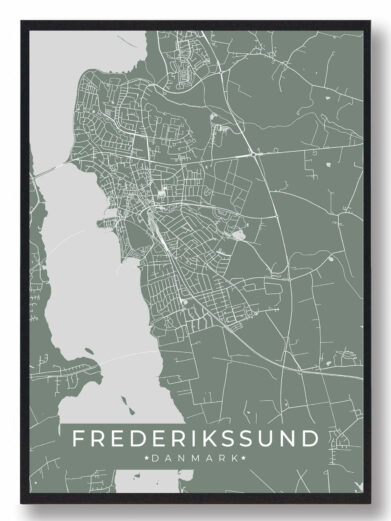 Frederikssund byplakat i stilrent design. Denne Frederikssund byplakat er med grøn baggrund og viser Frederikssund fra sin smukkeste side