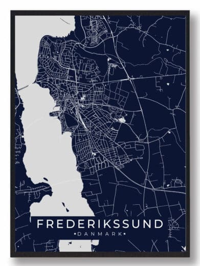 Frederikssund byplakat i stilrent design. Denne Frederikssund byplakat er med mørkeblå baggrund og viser Frederikssund fra sin smukkeste side