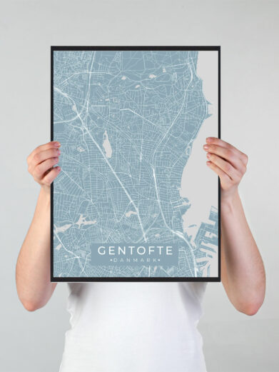 Gentofte byplakat i stilrent design. Denne Gentofte byplakat er med lyseblå baggrund og viser Gentofte fra sin smukkeste side