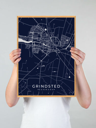 Grindsted by plakat med mørkeblå baggrund. Denne Grindsted plakat med området som motiv viser Grindsted fra sin smukkeste side