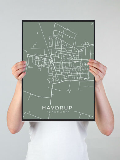 Havdrup byplakat i stilrent design. Denne Havdrup byplakat er med grøn baggrund og viser Havdrup fra sin smukkeste side