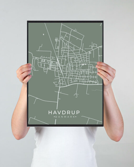 Havdrup byplakat i stilrent design. Denne Havdrup byplakat er med grøn baggrund og viser Havdrup fra sin smukkeste side