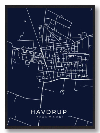 Havdrup byplakat i stilrent design. Denne Havdrup byplakat er med mørkeblå baggrund og viser Havdrup fra sin smukkeste side