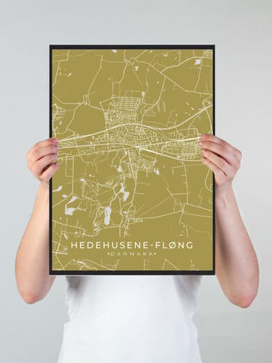 Hedehusene Fløng byplakat i stilrent design. Denne Hedehusene Fløng byplakat er med gul baggrund og viser Hedehusene Fløng fra sin smukkeste side