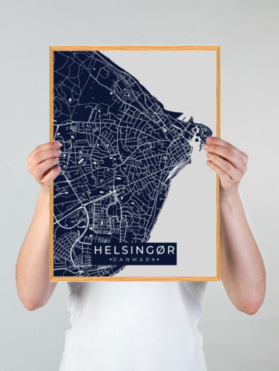 Helsingør by plakat med mørkeblå baggrund. Denne Helsingør plakat med området som motiv viser Helsingør fra sin smukkeste side