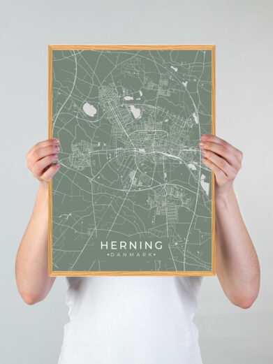 Herning by plakat med grøn baggrund. Denne Herning plakat med området som motiv viser Herning fra sin smukkeste side