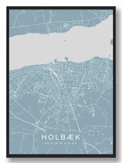 Holbæk byplakat i stilrent design. Denne Holbæk byplakat er med lyseblå baggrund og viser Holbæk fra sin smukkeste side