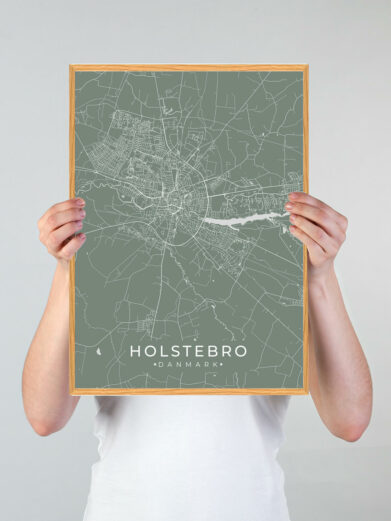 Holstebro by plakat med grøn baggrund. Denne Holstebro plakat med området som motiv viser Holstebro fra sin smukkeste side