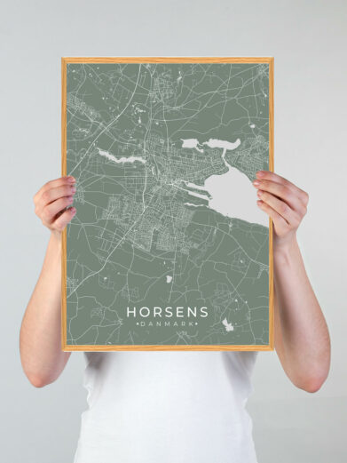 Horsens by plakat med grøn baggrund. Denne Horsens plakat med området som motiv viser Horsens fra sin smukkeste side