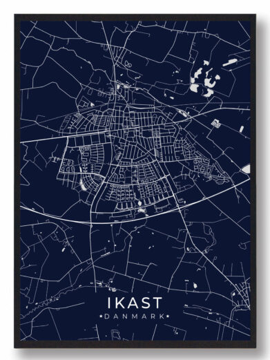 Ikast byplakat i stilrent design. Denne Ikast byplakat er med mørkeblå baggrund og viser Ikast fra sin smukkeste side