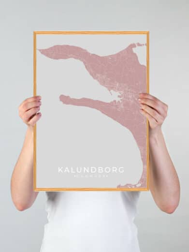 Rosa Kalundborg plakat i ramme. Bykort over Sjælland, Danmark. Minimalistisk design. Perfekt til stuen. Køb nu!