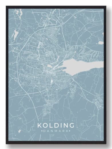 Elegant Kolding plakat i lyseblå. Detaljeret kort over Kolding, Danmark, med hvide linjer og tekst. Moderne stil, perfekt til vægdekoration.