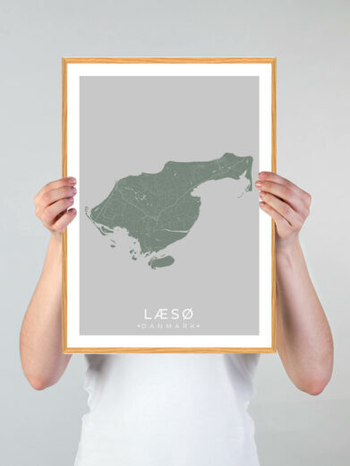 Læsø plakat med grøn baggrund. Denne Læsø plakat med øen som motiv viser Læsø fra sin smukkeste side