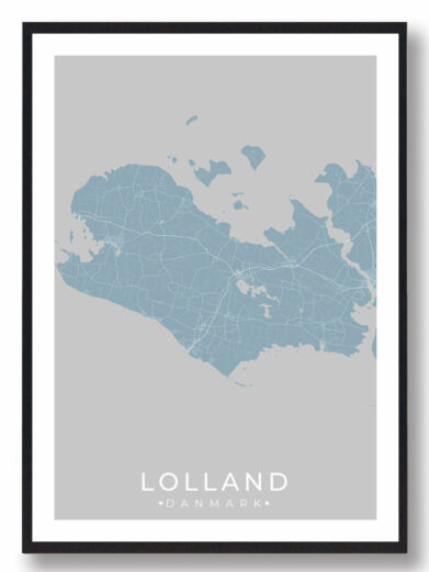 Lolland plakat i stilrent design. Denne Lolland byplakat er med lyseblå baggrund og viser Lolland fra sin smukkeste side