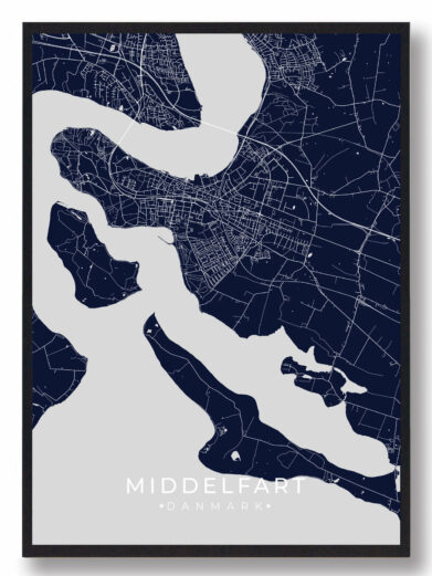 Middelfart byplakat i stilrent design. Denne Middelfart byplakat er med mørkeblå baggrund og viser Middelfart fra sin smukkeste side