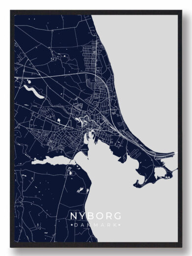 Nyborg byplakat i stilrent design. Denne Nyborg byplakat er med mørkeblå baggrund og viser Nyborg fra sin smukkeste side