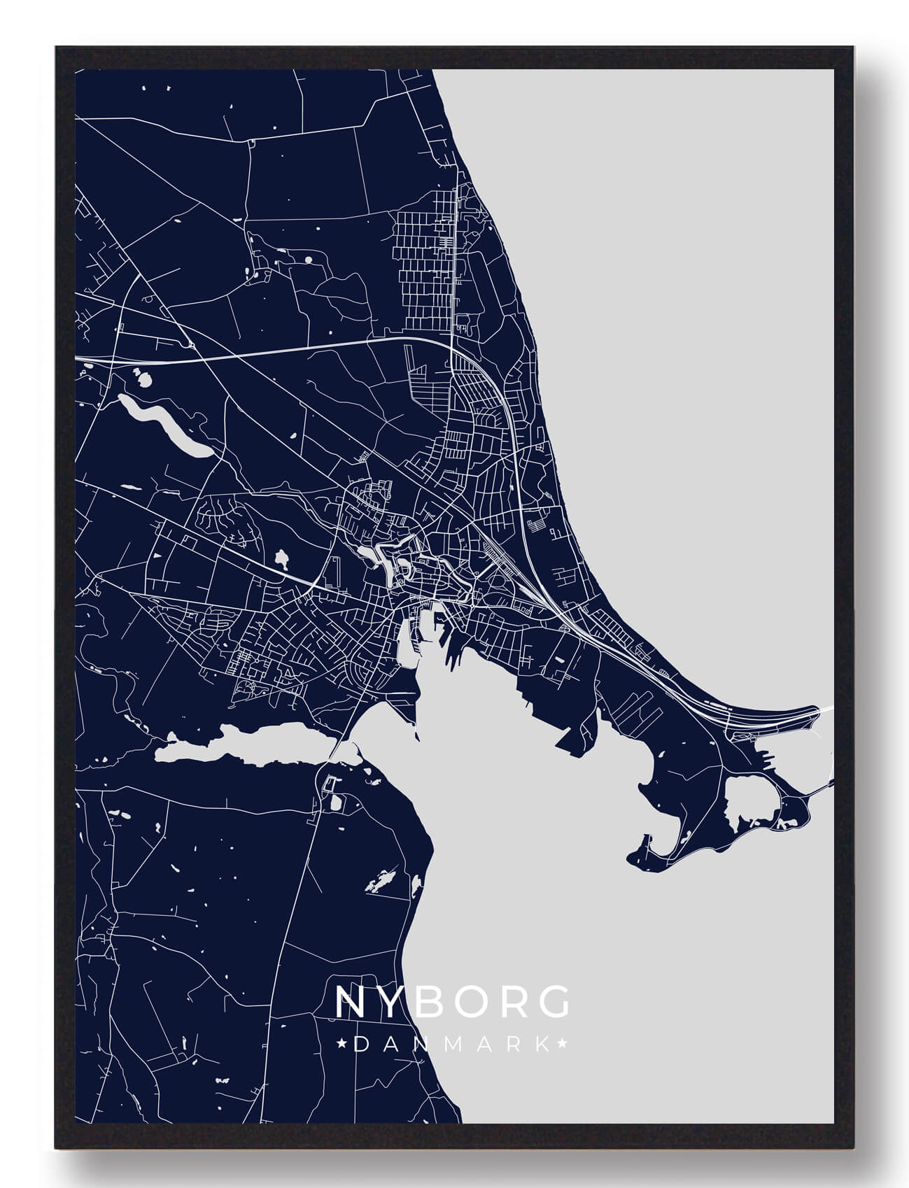 Nyborg Plakat Mørkeblå Størrelse: 21x29 7cm