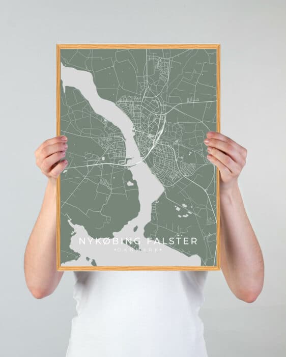 Nykøbing Falster plakat i grøn. Viser bykortdetaljer og stilfuldt design. Perfekt til vægkunst. Køb nu!