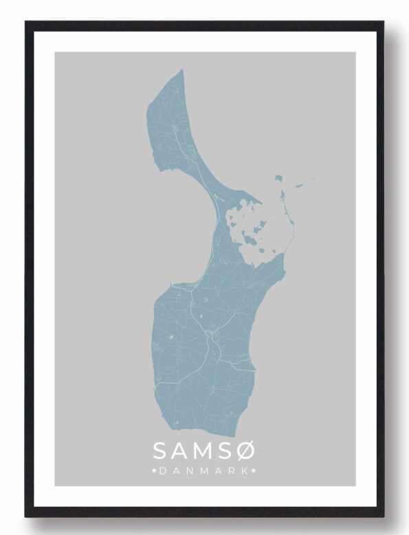 Samsø byplakat i stilrent design. Denne Samsø byplakat er med lyseblå baggrund og viser Samsø fra sin smukkeste side