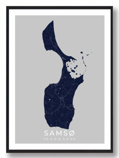 Samsø byplakat i stilrent design. Denne Samsø byplakat er med mørkeblå baggrund og viser Samsø fra sin smukkeste side