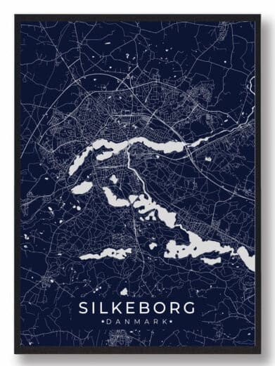 Silkeborg plakat i mørkeblå. Detaljeret bykort med søer og veje. Minimalistisk design, perfekt til vægdekoration.