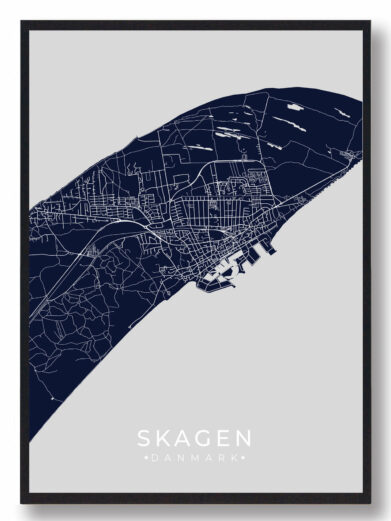 Grøn Skagen plakat med mørkeblå bykort på lys baggrund. Moderne design af Nordjyllands Skagen. Perfekt til stuen!