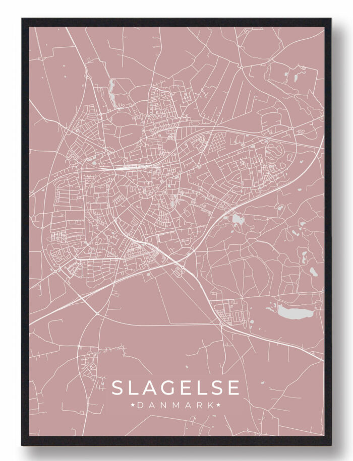 Slagelse byplakat i stilrent design. Denne Slagelse byplakat er med rosa baggrund og viser Slagelse fra sin smukkeste side