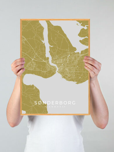 Sønderborg by plakat med gul baggrund. Sønderborg byplakaten viser Sønderborg fra sin smukkeste side