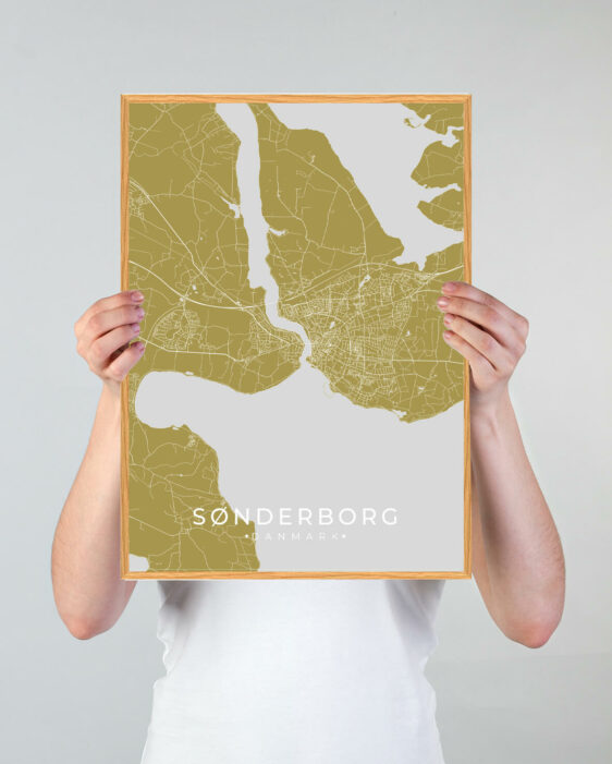 Sønderborg by plakat med gul baggrund. Sønderborg byplakaten viser Sønderborg fra sin smukkeste side